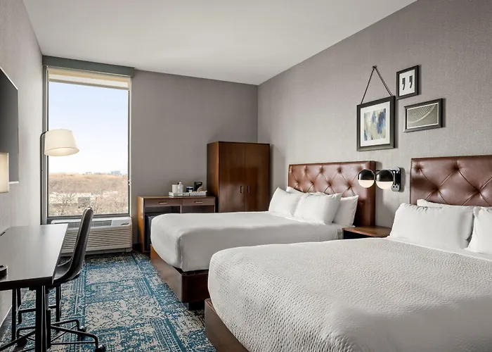 Four Points By Sheraton Chicago Westchester/oak Brook Hotel Westchester