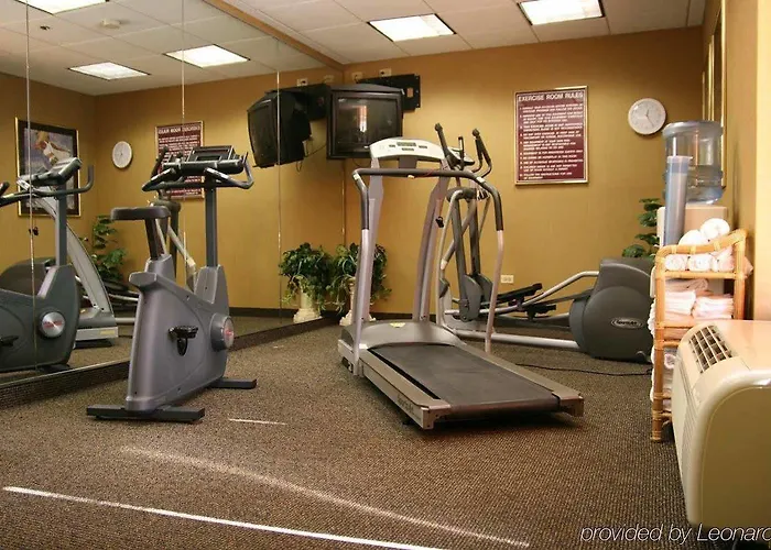 Four Points By Sheraton Chicago Westchester/oak Brook Hotel 3*